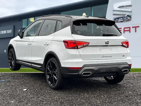  SEAT Arona 1.0 TSI FR Black Edition Euro 6 (s/s) 5dr Thumbnail #3