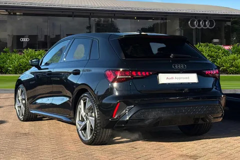 KY25CDU Audi A3 Black Edition 35 TFSI 150 PS S tronic Thumbnail #2