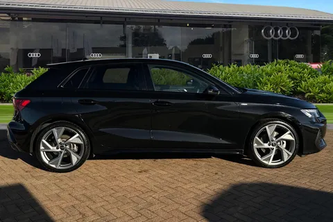 KY25CDU Audi A3 Black Edition 35 TFSI 150 PS S tronic Thumbnail #3