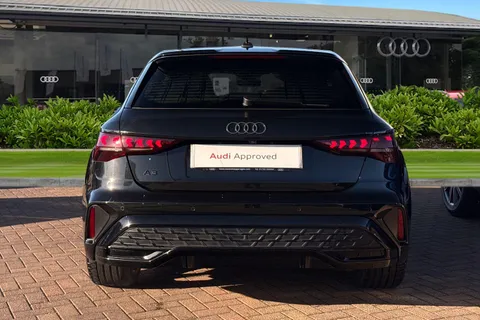 KY25CDU Audi A3 Black Edition 35 TFSI 150 PS S tronic Thumbnail #4