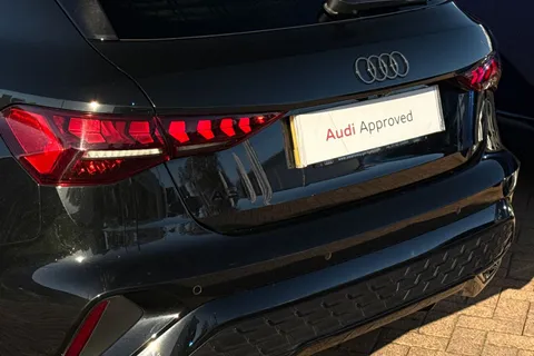 KY25CDU Audi A3 Black Edition 35 TFSI 150 PS S tronic Thumbnail #7