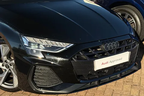 KY25CDU Audi A3 Black Edition 35 TFSI 150 PS S tronic Thumbnail #8