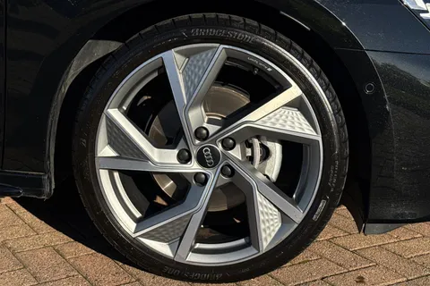 KY25CDU Audi A3 Black Edition 35 TFSI 150 PS S tronic Thumbnail #10