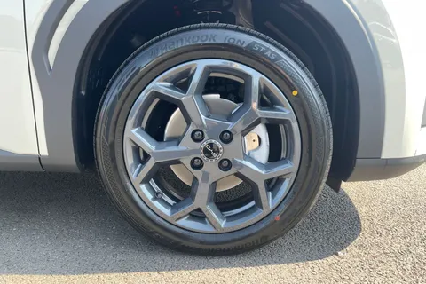 BYD Dolphin Surf 43.2kWh Boost Auto 5dr Thumbnail #7