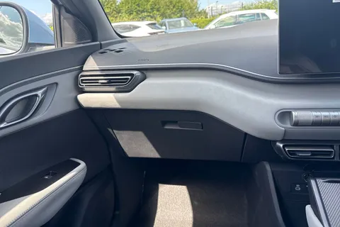 BYD Dolphin Surf 43.2kWh Boost Auto 5dr Thumbnail #15