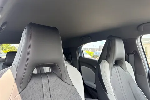 BYD Dolphin Surf 43.2kWh Boost Auto 5dr Thumbnail #21