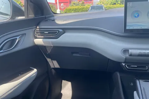 BYD Dolphin Surf 43.2kWh Comfort Auto 5dr Thumbnail #15