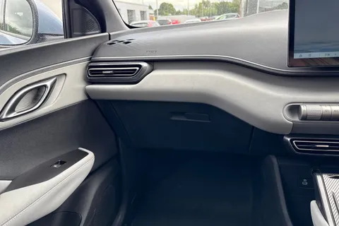  BYD Dolphin Surf 43.2kWh Comfort Auto 5dr Thumbnail #15