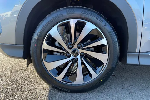 BYD Seal U 1.5 DM-i 26.6kWh Comfort CVT Auto Euro 6 (s/s) 5dr Thumbnail #24