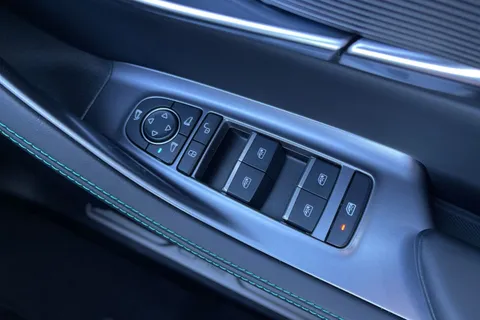  BYD Seal U 1.5 DM-i 26.6kWh Comfort CVT Auto Euro 6 (s/s) 5dr Thumbnail #47