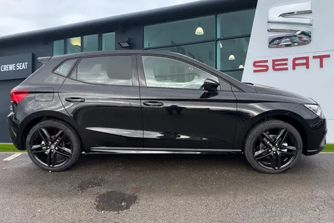  SEAT Ibiza 1.0 TSI FR Black Edition DSG Euro 6 (s/s) 5dr Thumbnail #4