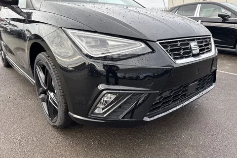  SEAT Ibiza 1.0 TSI FR Black Edition DSG Euro 6 (s/s) 5dr Thumbnail #9