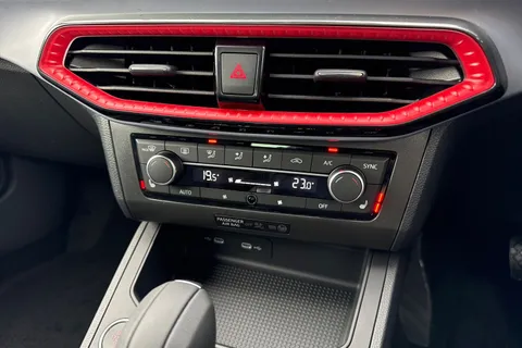  SEAT Ibiza 1.0 TSI FR Black Edition DSG Euro 6 (s/s) 5dr Thumbnail #22