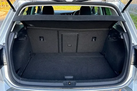 7 of 45 for Volkswagen Golf 2.0 TDI BlueMotion Tech GT DSG Euro 5 (s/s) 5dr