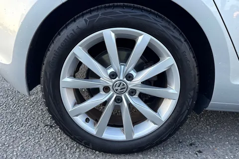 10 of 45 for Volkswagen Golf 2.0 TDI BlueMotion Tech GT DSG Euro 5 (s/s) 5dr