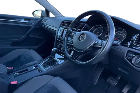 14 of 45 for Volkswagen Golf 2.0 TDI BlueMotion Tech GT DSG Euro 5 (s/s) 5dr