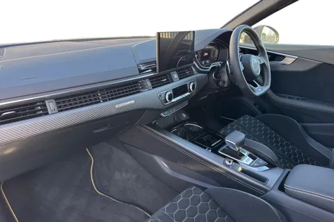 14 of 47 for Audi RS 4 Avant RS 4 Avant edition 25 years 470 PS tiptronic