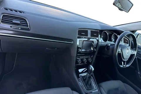 15 of 45 for Volkswagen Golf 2.0 TDI BlueMotion Tech GT DSG Euro 5 (s/s) 5dr