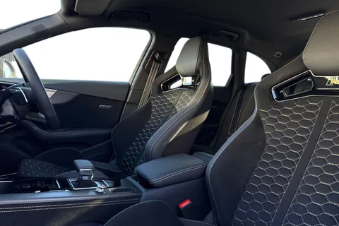 15 of 47 for Audi RS 4 Avant RS 4 Avant edition 25 years 470 PS tiptronic