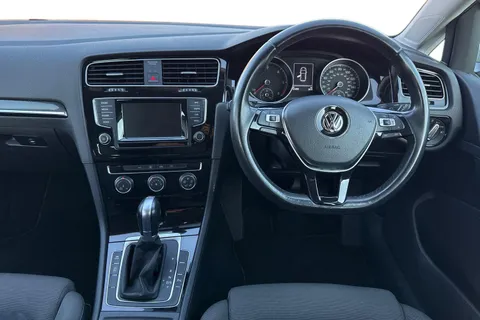 18 of 45 for Volkswagen Golf 2.0 TDI BlueMotion Tech GT DSG Euro 5 (s/s) 5dr