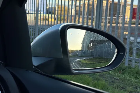 21 of 45 for Volkswagen Golf 2.0 TDI BlueMotion Tech GT DSG Euro 5 (s/s) 5dr