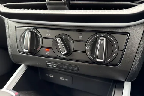 21 of 49 for SEAT Arona 1.0 TSI SE Technology DSG Euro 6 (s/s) 5dr