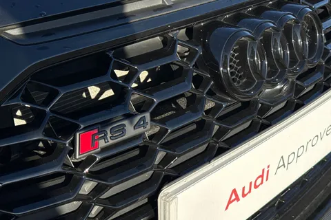 26 of 47 for Audi RS 4 Avant RS 4 Avant edition 25 years 470 PS tiptronic