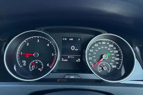 37 of 45 for Volkswagen Golf 2.0 TDI BlueMotion Tech GT DSG Euro 5 (s/s) 5dr