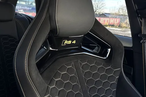 38 of 47 for Audi RS 4 Avant RS 4 Avant edition 25 years 470 PS tiptronic