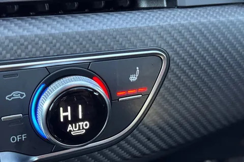 40 of 47 for Audi RS 4 Avant RS 4 Avant edition 25 years 470 PS tiptronic