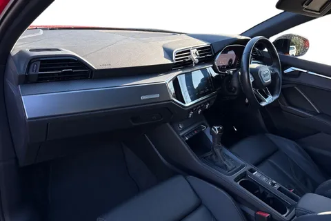 BV21VSO Audi Q3 Edition 1 35 TFSI  150 PS S tronic Thumbnail #15