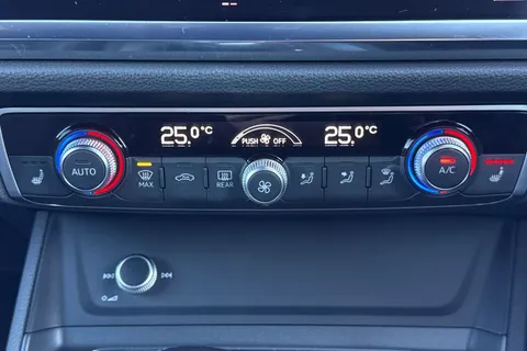 BV21VSO Audi Q3 Edition 1 35 TFSI  150 PS S tronic Thumbnail #22