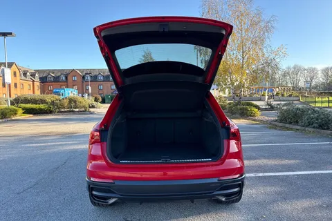 BV21VSO Audi Q3 Edition 1 35 TFSI  150 PS S tronic Thumbnail #38