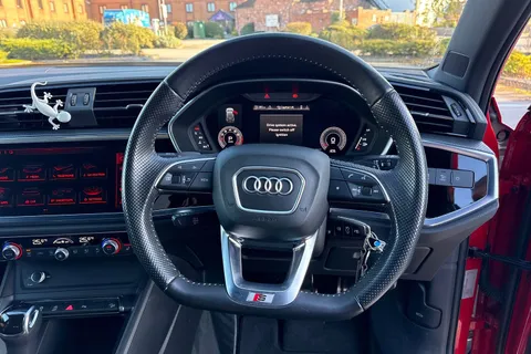 BV21VSO Audi Q3 Edition 1 35 TFSI  150 PS S tronic Thumbnail #46