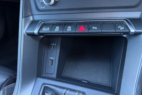 BV21VSO Audi Q3 Edition 1 35 TFSI  150 PS S tronic Thumbnail #59