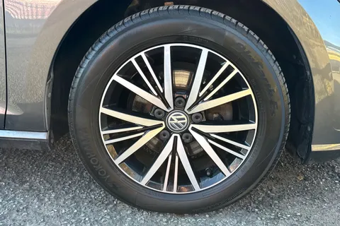 7 of 42 for Volkswagen Golf 1.0 TSI SE Euro 6 (s/s) 5dr