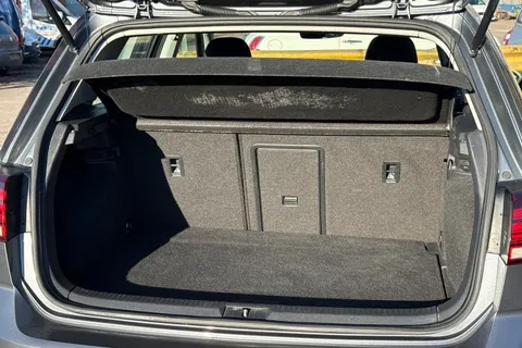 10 of 42 for Volkswagen Golf 1.0 TSI SE Euro 6 (s/s) 5dr