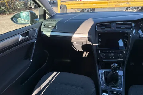 15 of 42 for Volkswagen Golf 1.0 TSI SE Euro 6 (s/s) 5dr