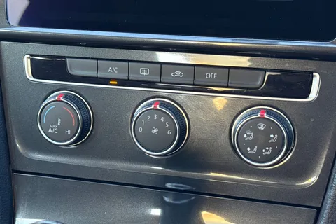 19 of 42 for Volkswagen Golf 1.0 TSI SE Euro 6 (s/s) 5dr