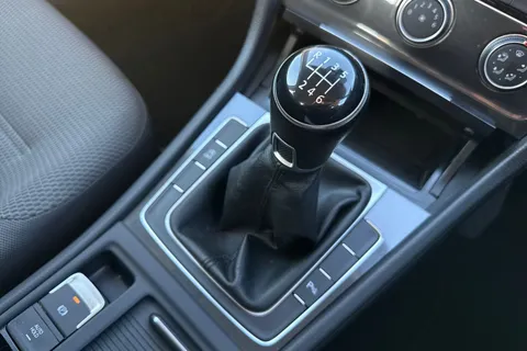 20 of 42 for Volkswagen Golf 1.0 TSI SE Euro 6 (s/s) 5dr