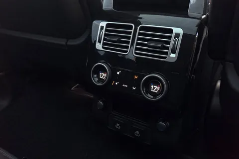 19 of 50 for Land Rover Range Rover 3.0 D300 MHEV Vogue SE SUV 5dr Diesel Auto 4WD Euro 6 (s/s) (300 ps)