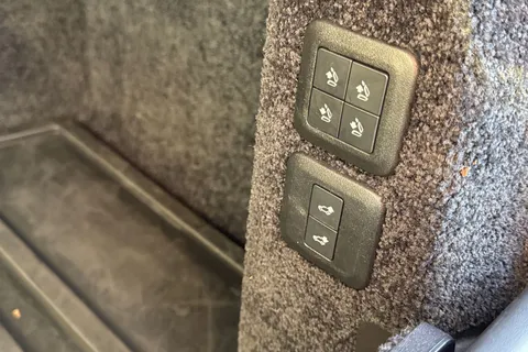 31 of 50 for Land Rover Range Rover 3.0 D300 MHEV Vogue SE SUV 5dr Diesel Auto 4WD Euro 6 (s/s) (300 ps)