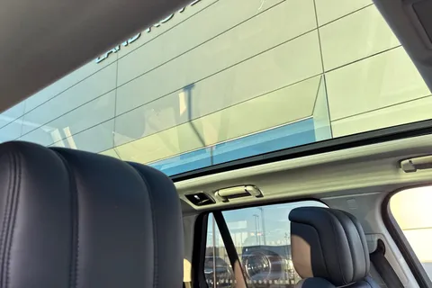 34 of 50 for Land Rover Range Rover 3.0 D300 MHEV Vogue SE SUV 5dr Diesel Auto 4WD Euro 6 (s/s) (300 ps)