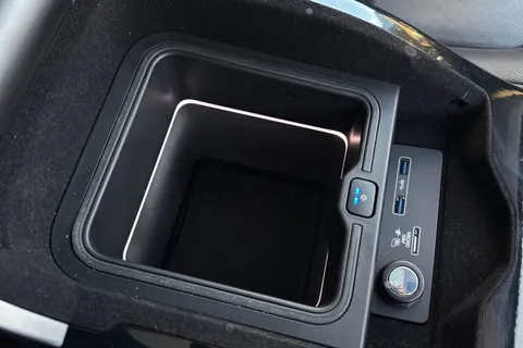 48 of 50 for Land Rover Range Rover 3.0 D300 MHEV Vogue SE SUV 5dr Diesel Auto 4WD Euro 6 (s/s) (300 ps)