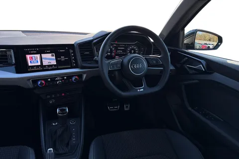 PJ25LNA Audi A1 Black Edition 35 TFSI 150 PS S tronic Thumbnail #18