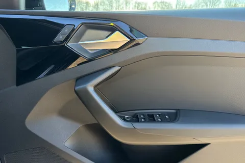 PJ25LNA Audi A1 Black Edition 35 TFSI 150 PS S tronic Thumbnail #21