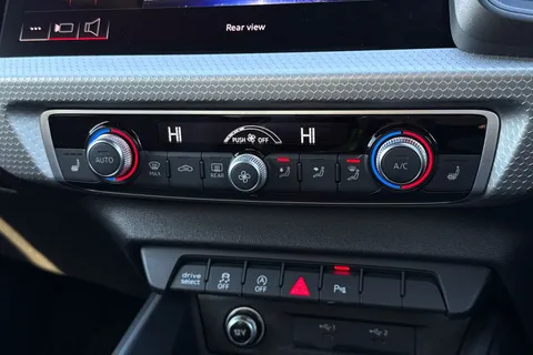 PJ25LNA Audi A1 Black Edition 35 TFSI 150 PS S tronic Thumbnail #22