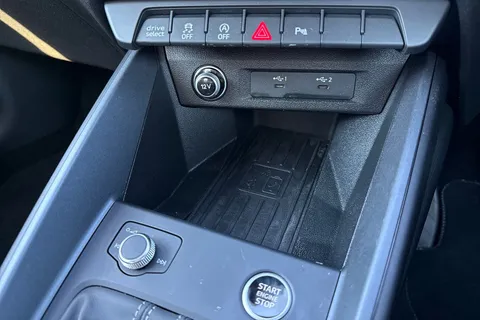 PJ25LNA Audi A1 Black Edition 35 TFSI 150 PS S tronic Thumbnail #45