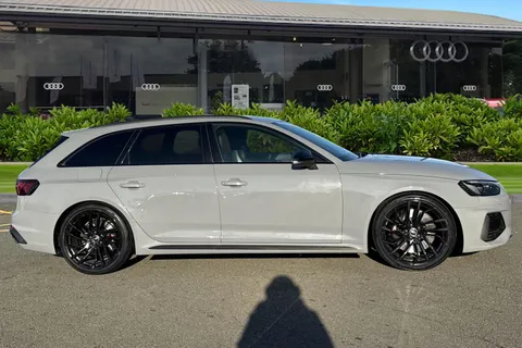 3 of 67 for Audi RS 4 Avant RS 4 Avant Carbon Black 450 PS tiptronic