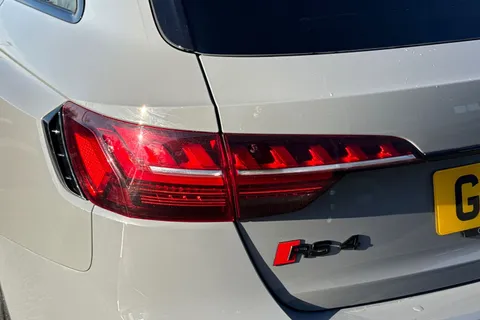 8 of 67 for Audi RS 4 Avant RS 4 Avant Carbon Black 450 PS tiptronic